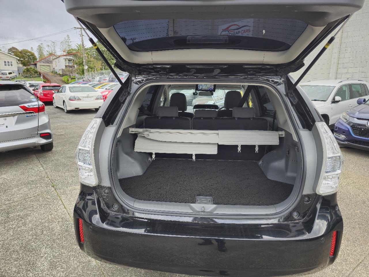2012 Toyota Prius thumbnail