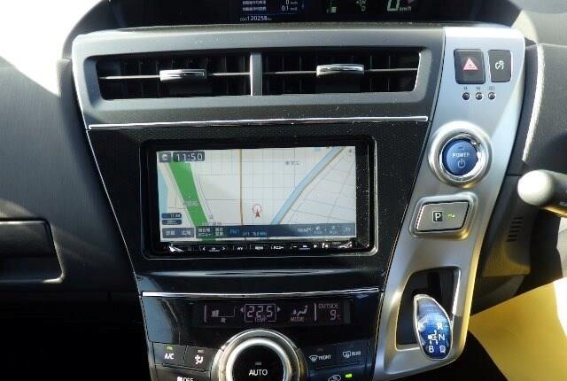 2015 Toyota Prius thumbnail