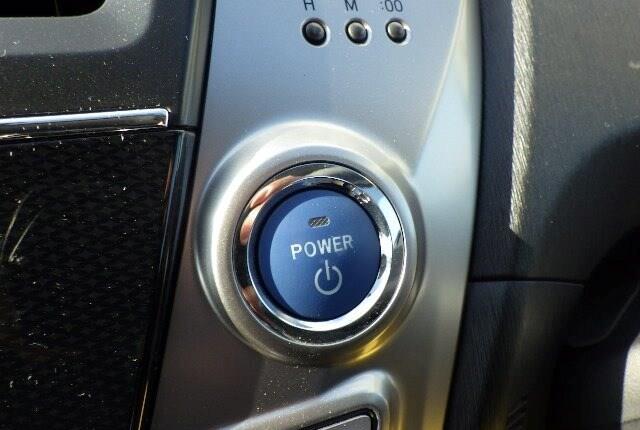 2015 Toyota Prius thumbnail