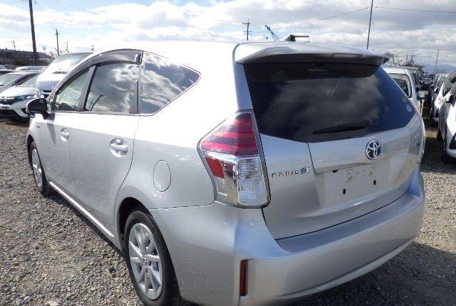 2015 Toyota Prius thumbnail