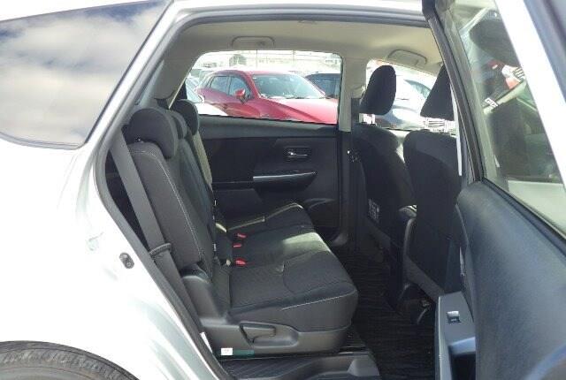 2015 Toyota Prius thumbnail