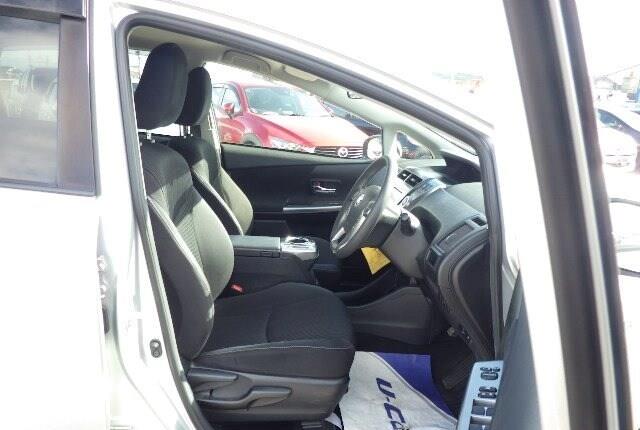2015 Toyota Prius thumbnail