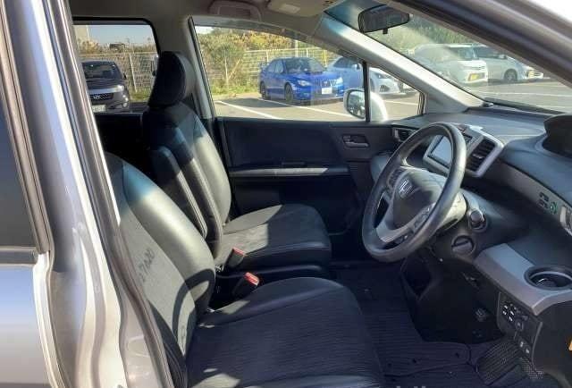 2014 Honda Freed thumbnail