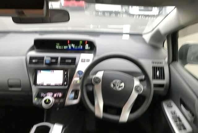 2013 Toyota Prius thumbnail