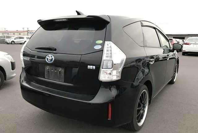 2013 Toyota Prius thumbnail