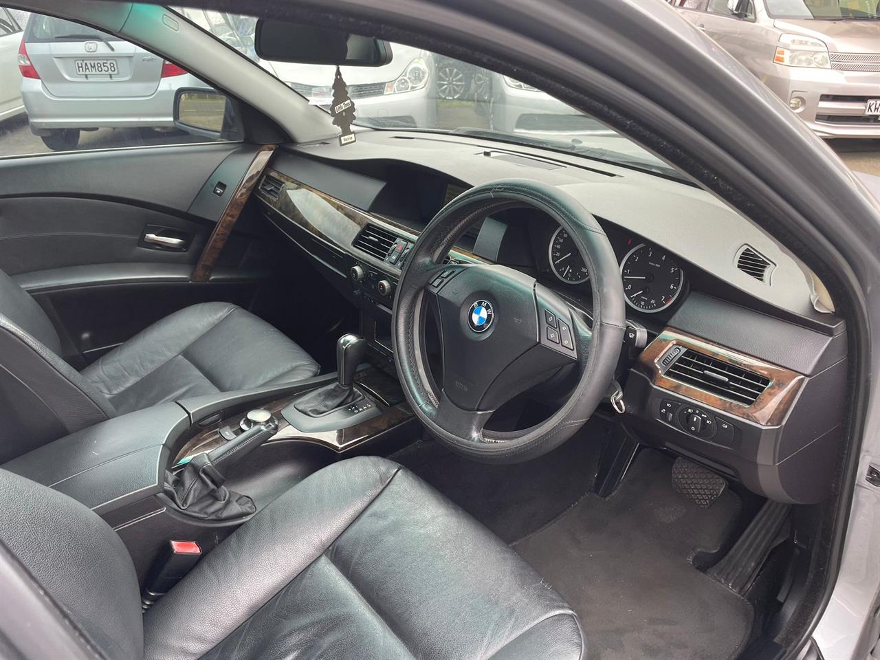 2005 BMW 520I thumbnail