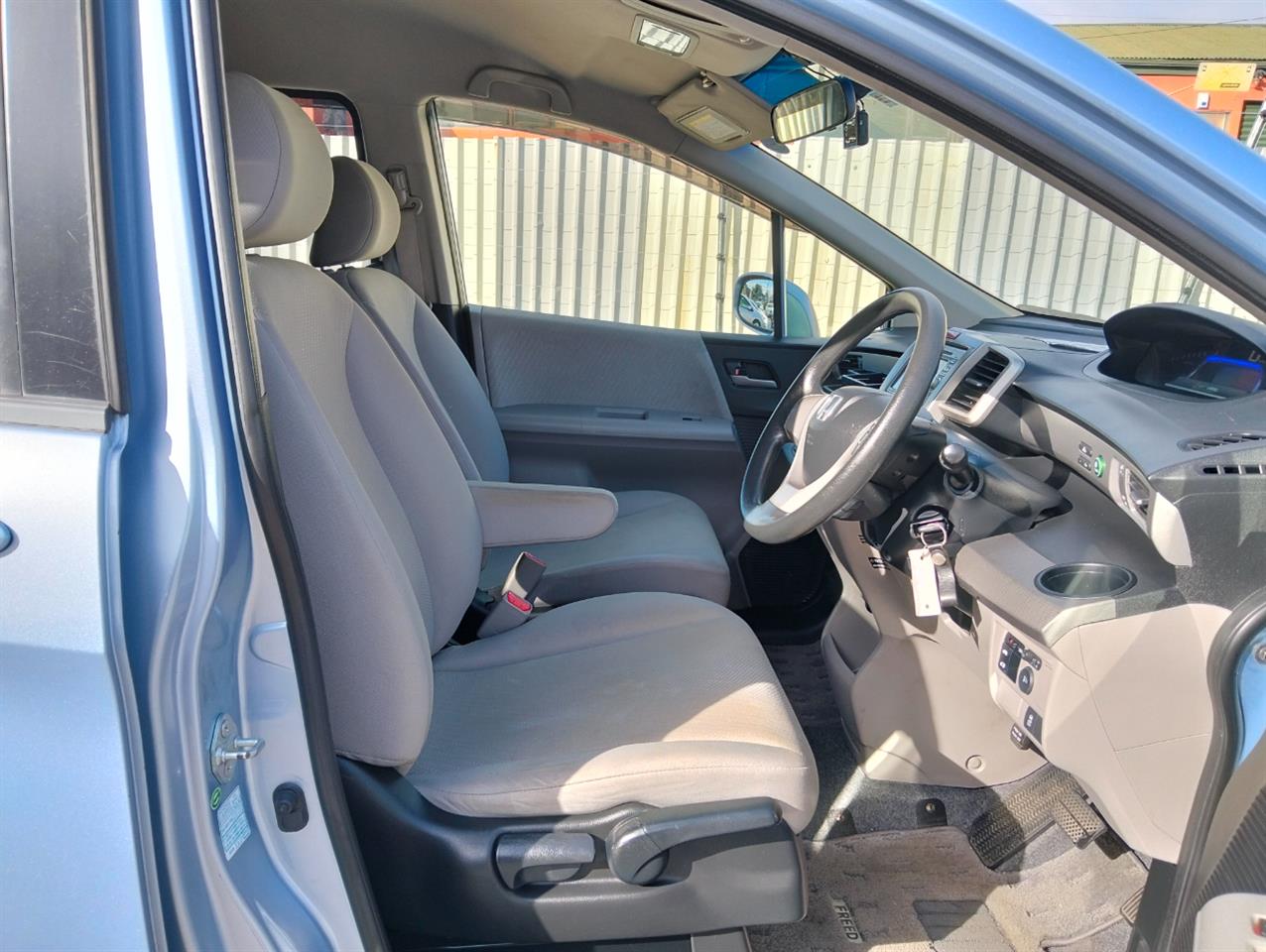 2013 Honda Freed thumbnail