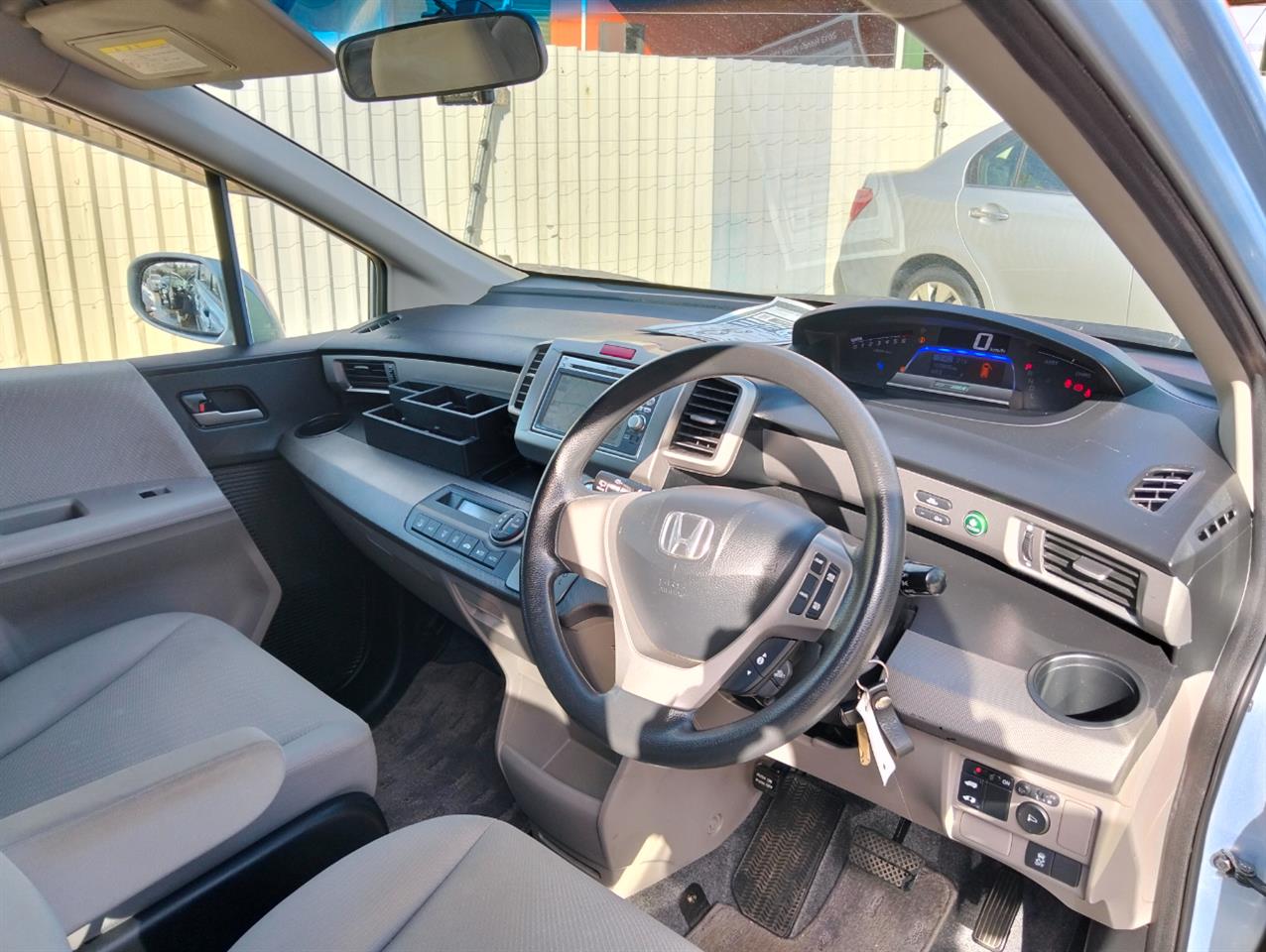 2013 Honda Freed thumbnail