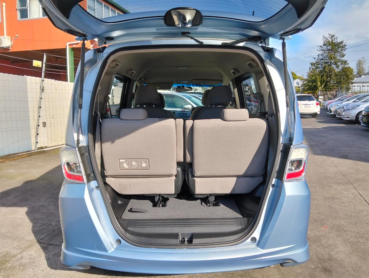 2013 Honda Freed thumbnail