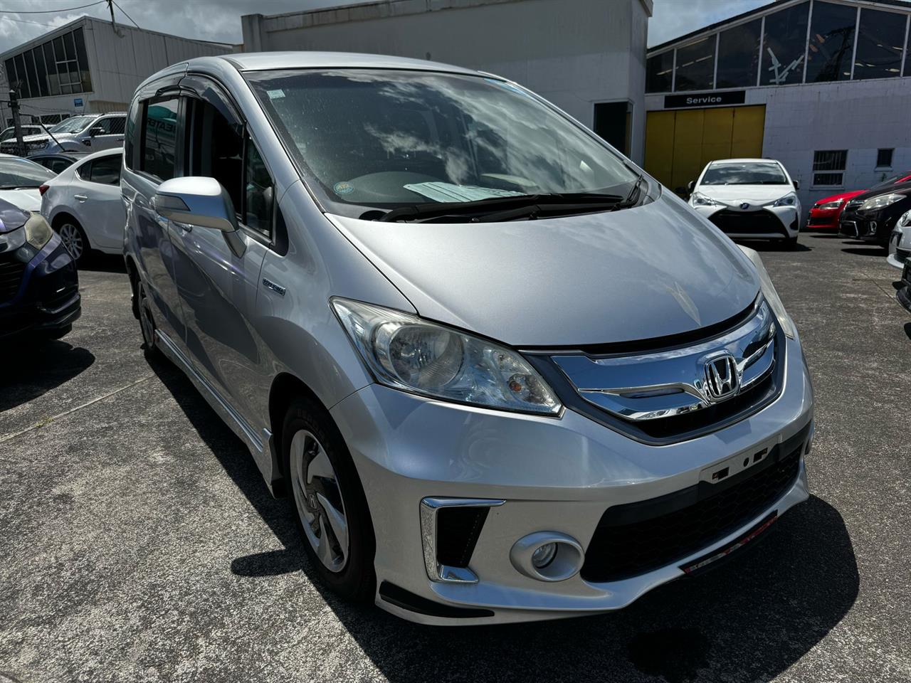 2015 Honda Freed thumbnail