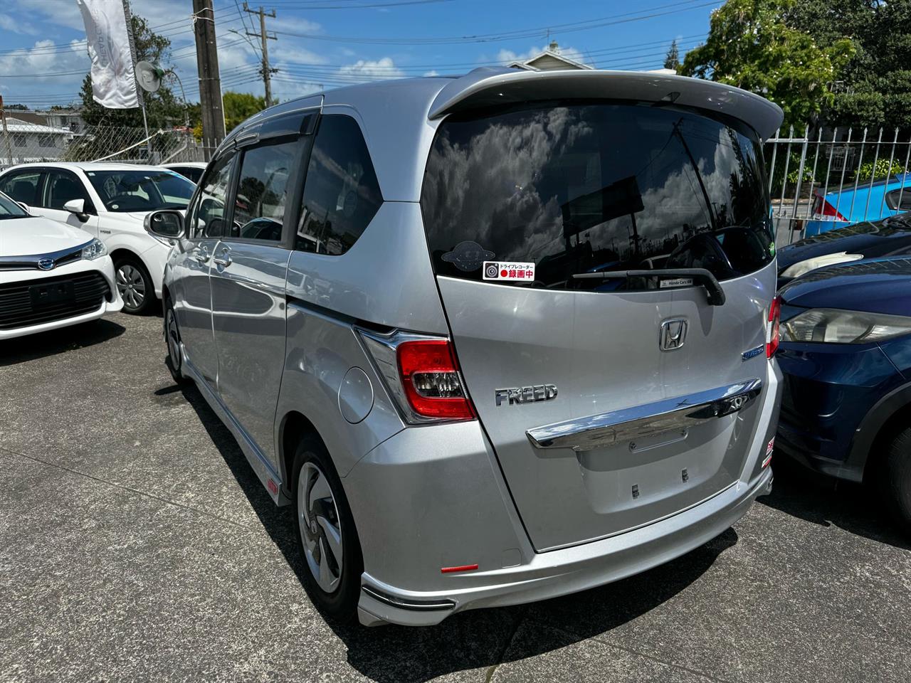 2015 Honda Freed thumbnail