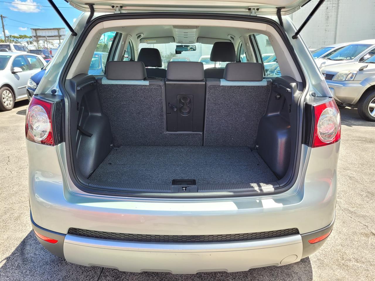2008 Volkswagen Golf thumbnail