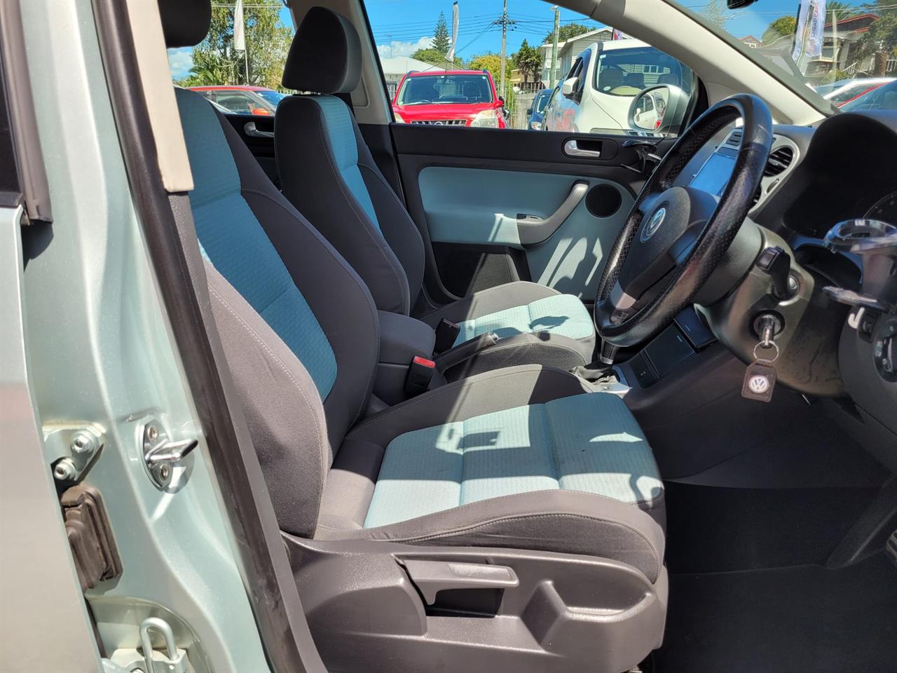 2008 Volkswagen Golf thumbnail