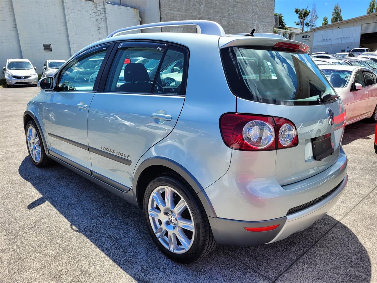 2008 Volkswagen Golf thumbnail
