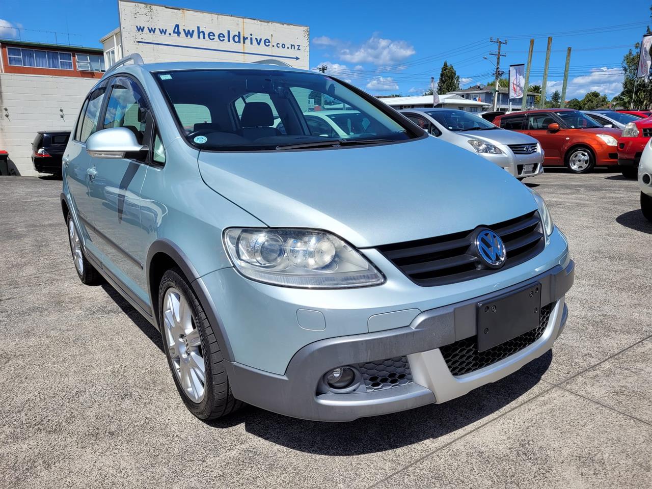 2008 Volkswagen Golf thumbnail
