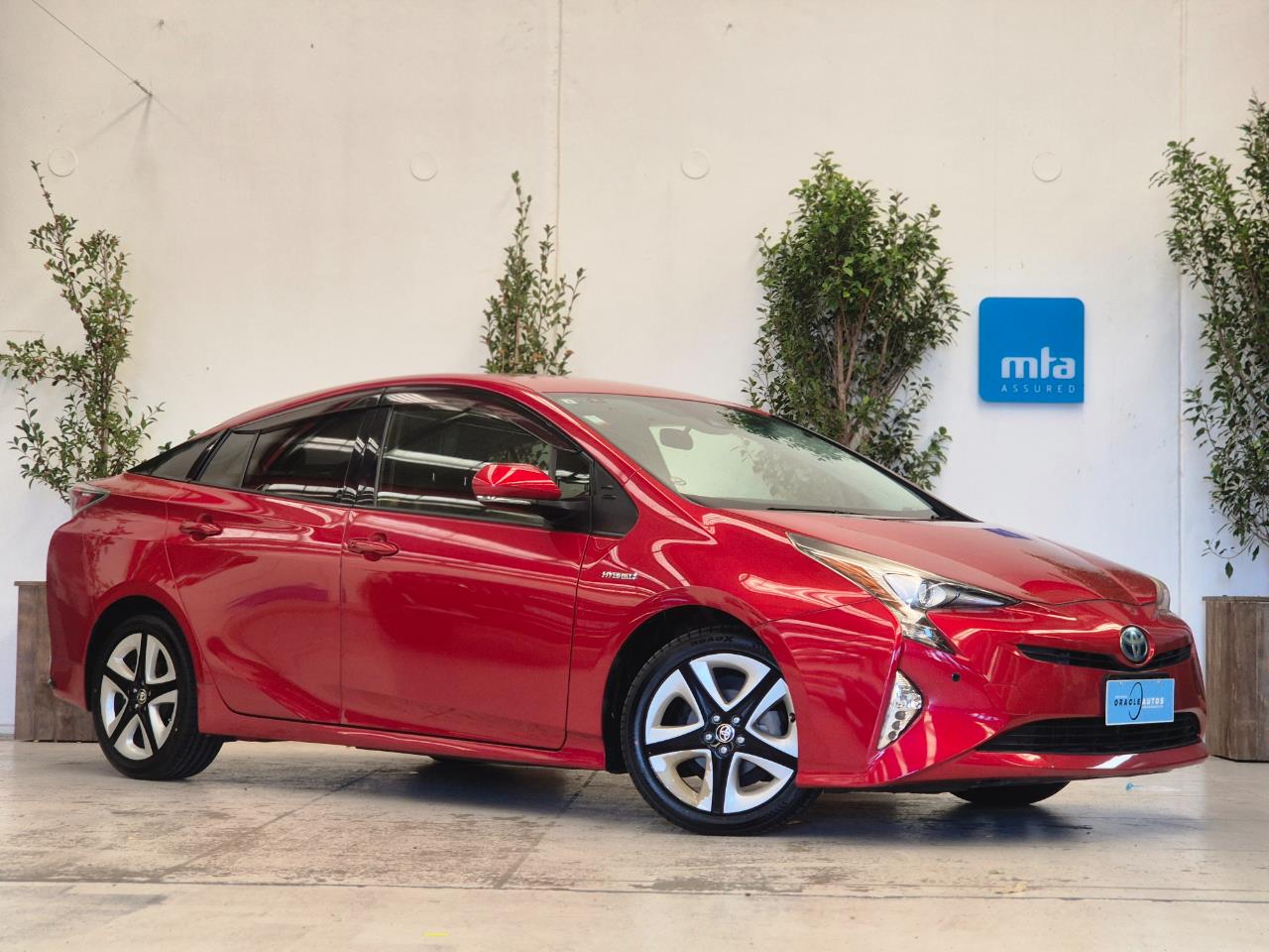 2016 Toyota Prius thumbnail