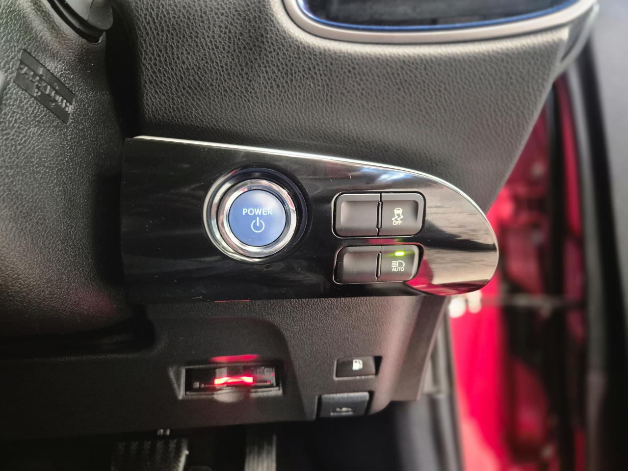 2016 Toyota Prius thumbnail