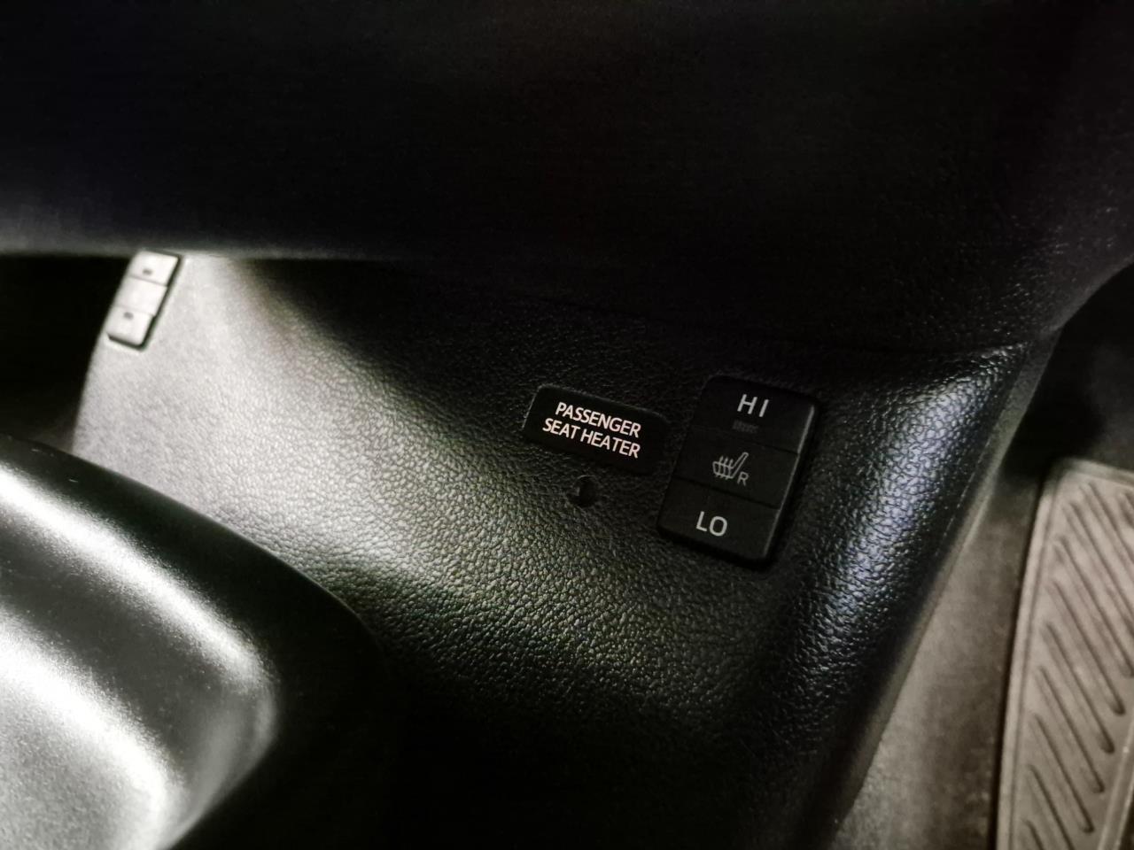 2016 Toyota Prius thumbnail