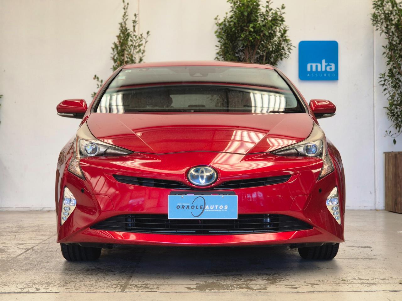 2016 Toyota Prius thumbnail