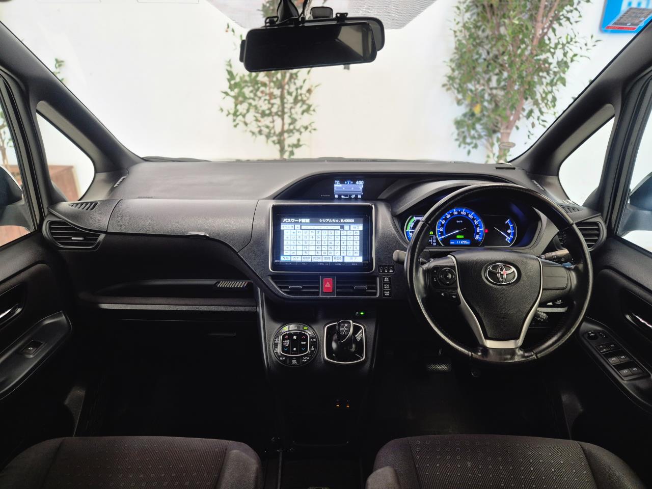 2014 Toyota Voxy thumbnail