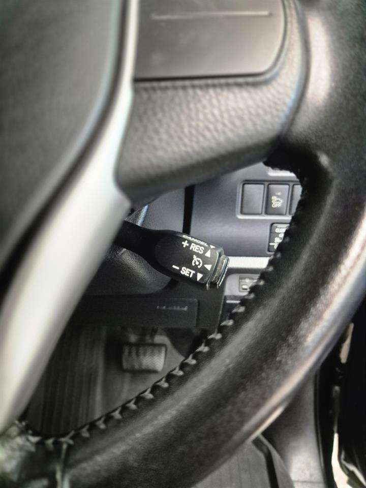2014 Toyota Voxy thumbnail