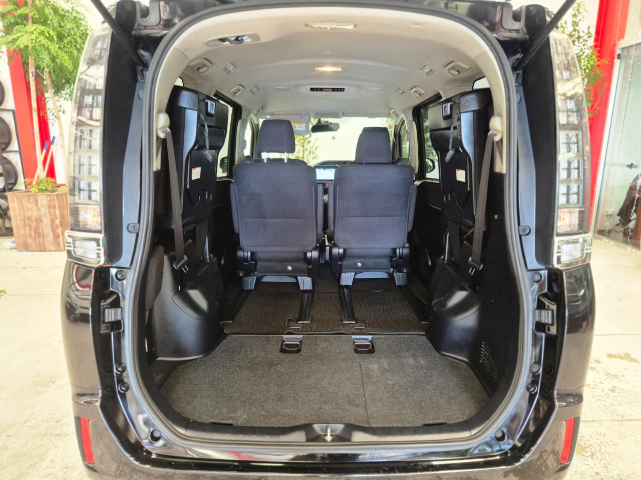 2014 Toyota Voxy thumbnail