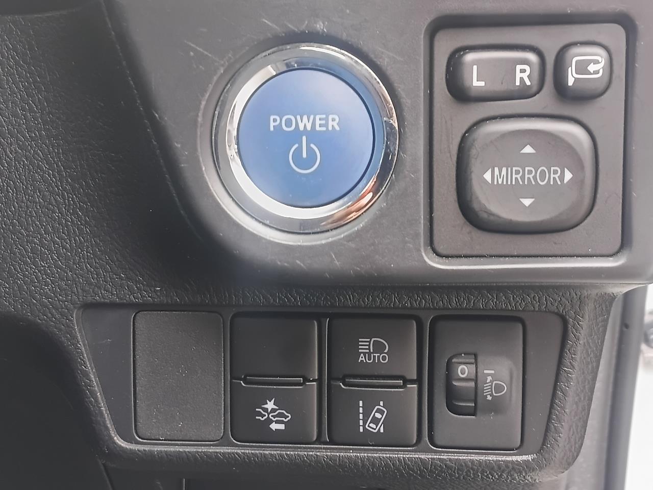 2020 Toyota Corolla thumbnail