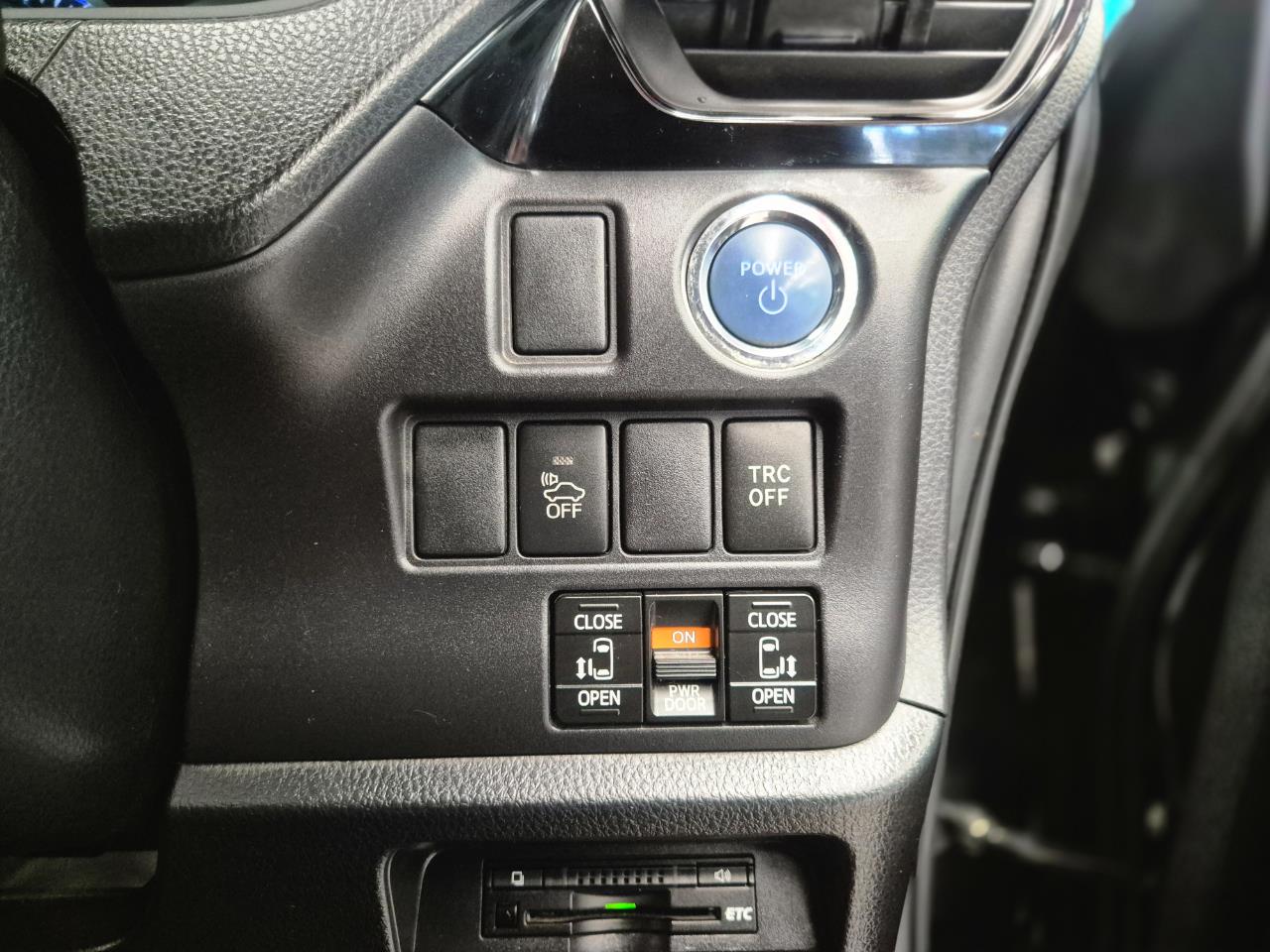 2015 Toyota ESQUIRE thumbnail