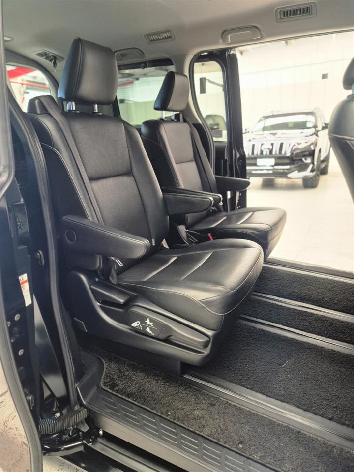 2015 Toyota ESQUIRE thumbnail