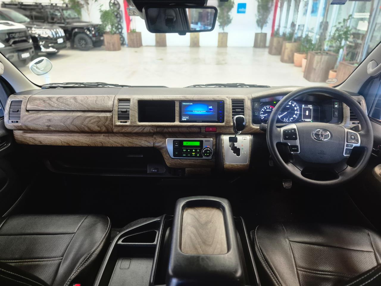 2023 Toyota HIACE thumbnail