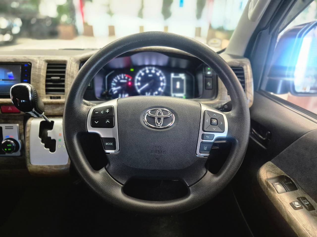 2023 Toyota HIACE thumbnail