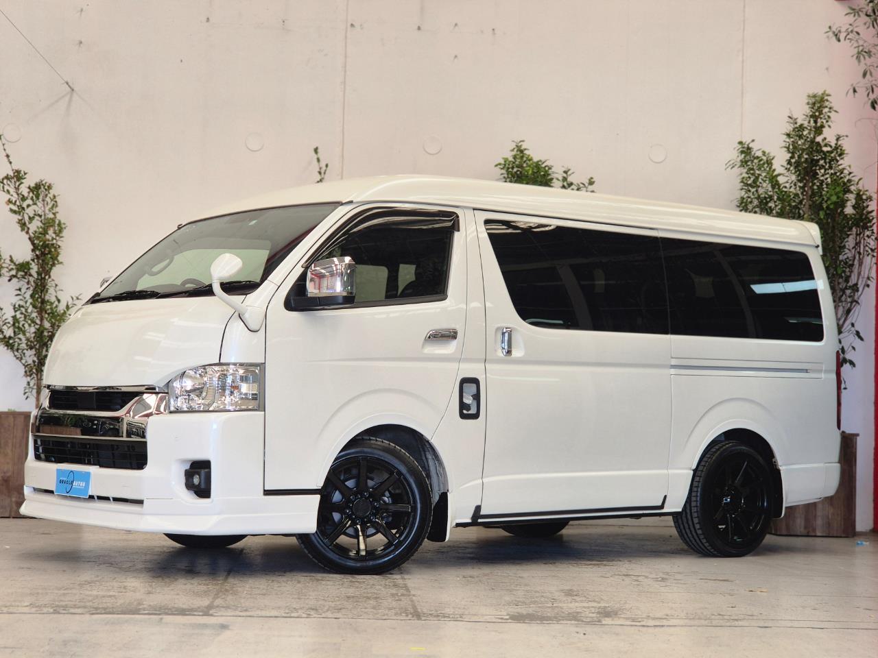 2023 Toyota HIACE thumbnail