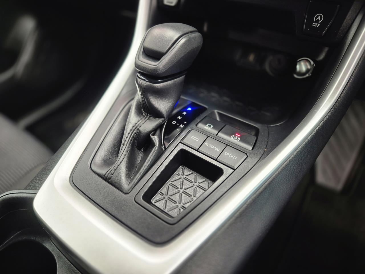 2020 Toyota Rav4 thumbnail