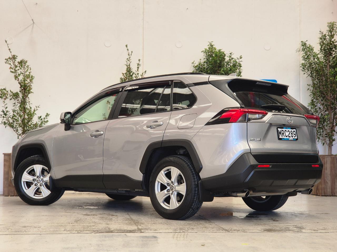 2020 Toyota Rav4 thumbnail