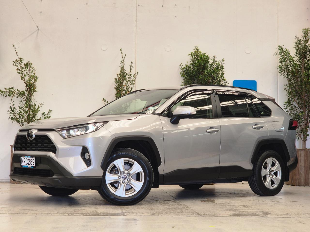 2020 Toyota Rav4 thumbnail