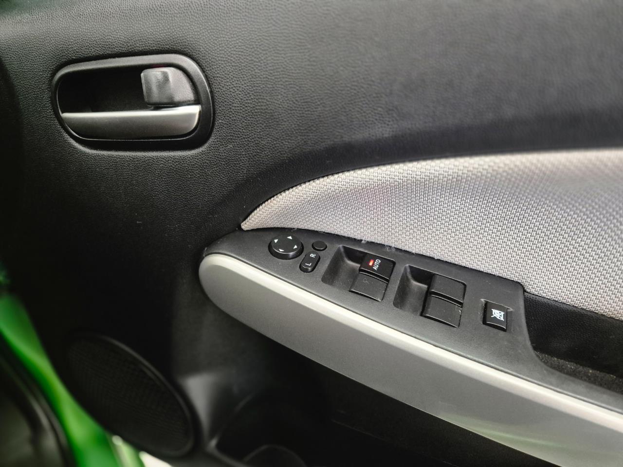 2009 Mazda Demio thumbnail