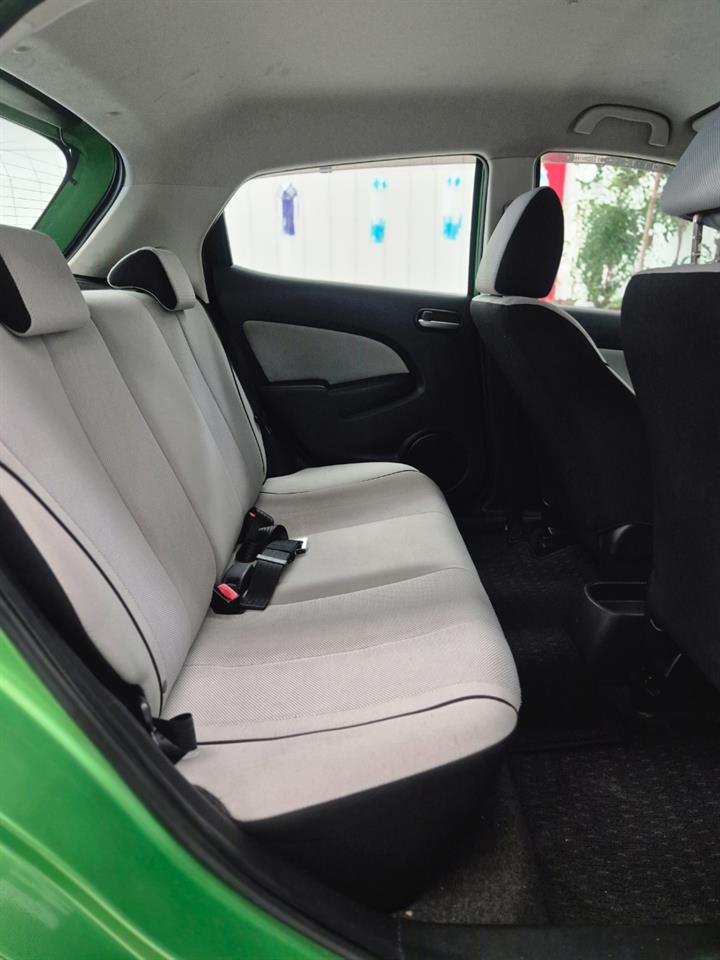 2009 Mazda Demio thumbnail