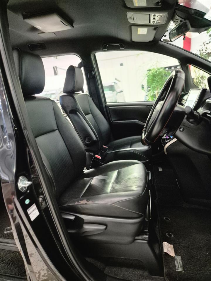 2016 Toyota ESQUIRE thumbnail