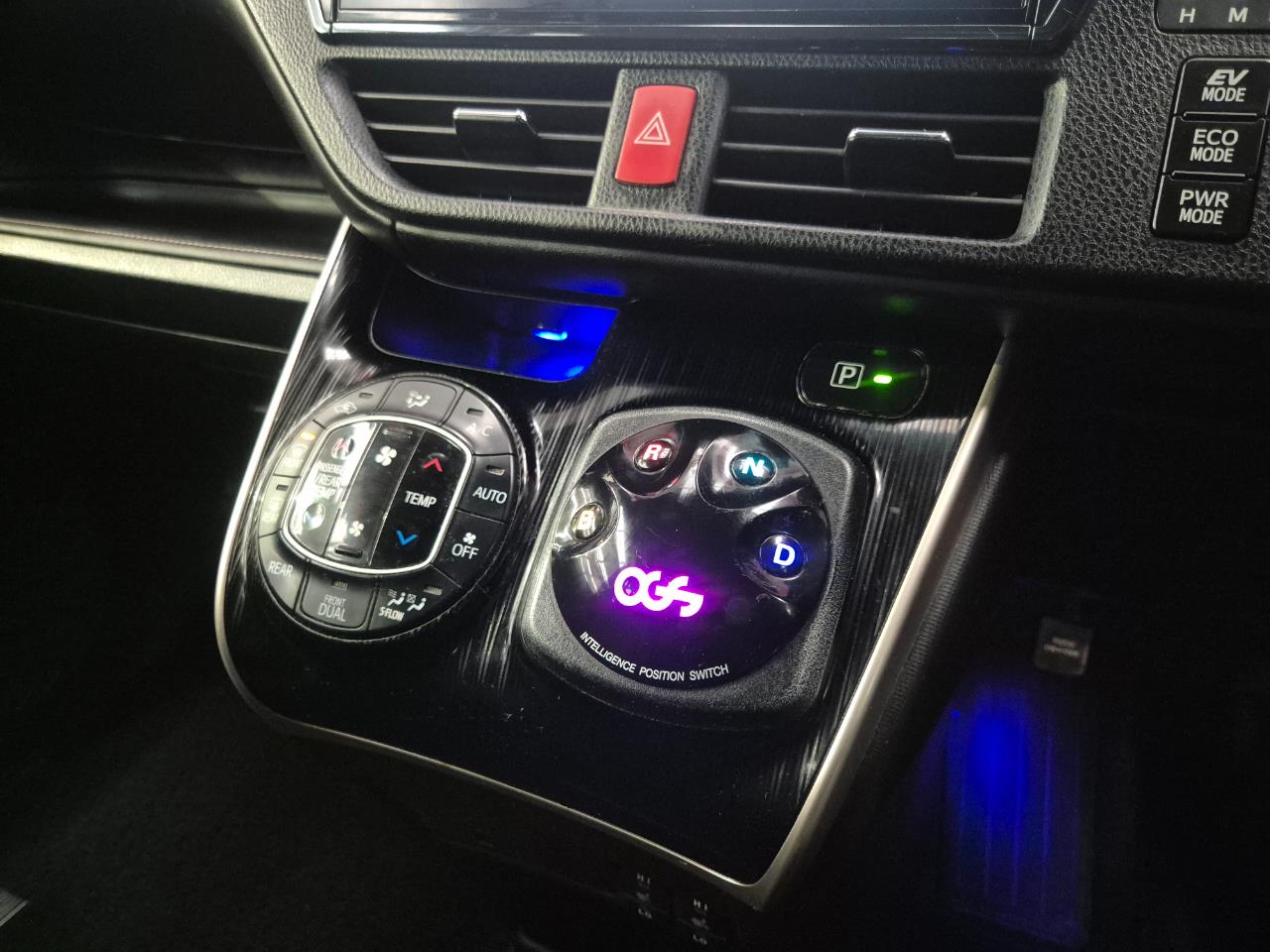 2016 Toyota ESQUIRE thumbnail