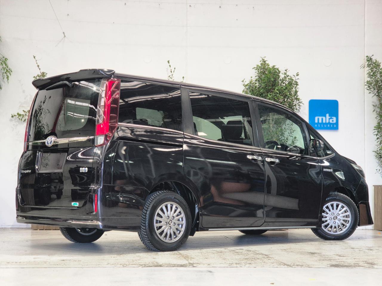 2016 Toyota ESQUIRE thumbnail