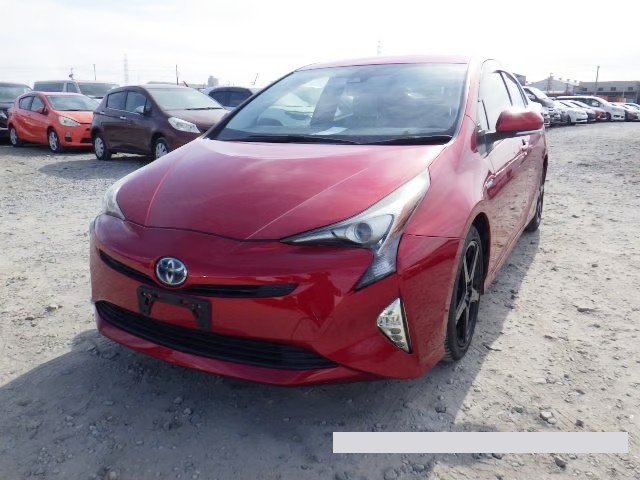 2016 Toyota Prius thumbnail