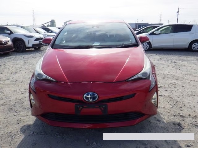 2016 Toyota Prius thumbnail