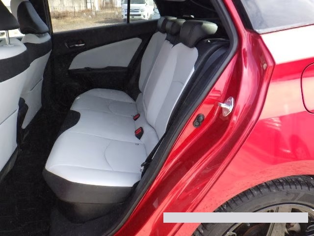 2016 Toyota Prius thumbnail