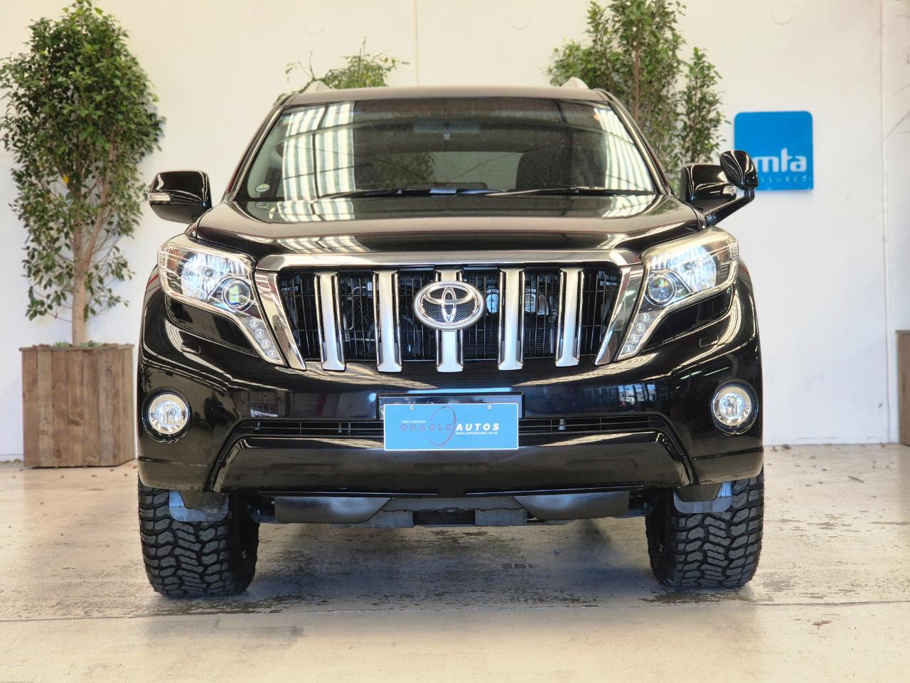 2016 Toyota Landcruiser thumbnail