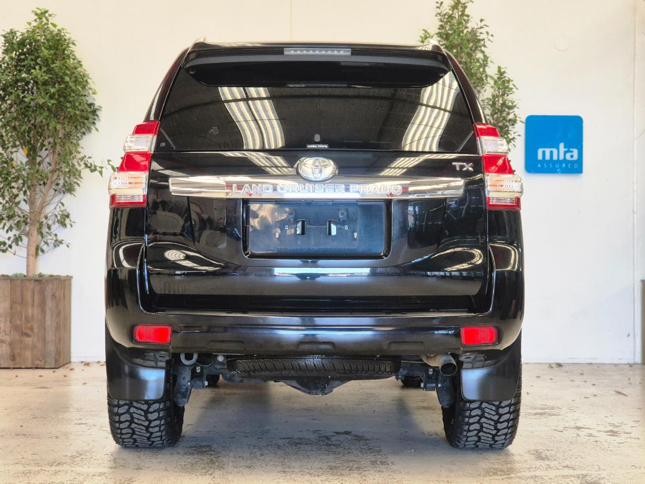 2016 Toyota Landcruiser thumbnail