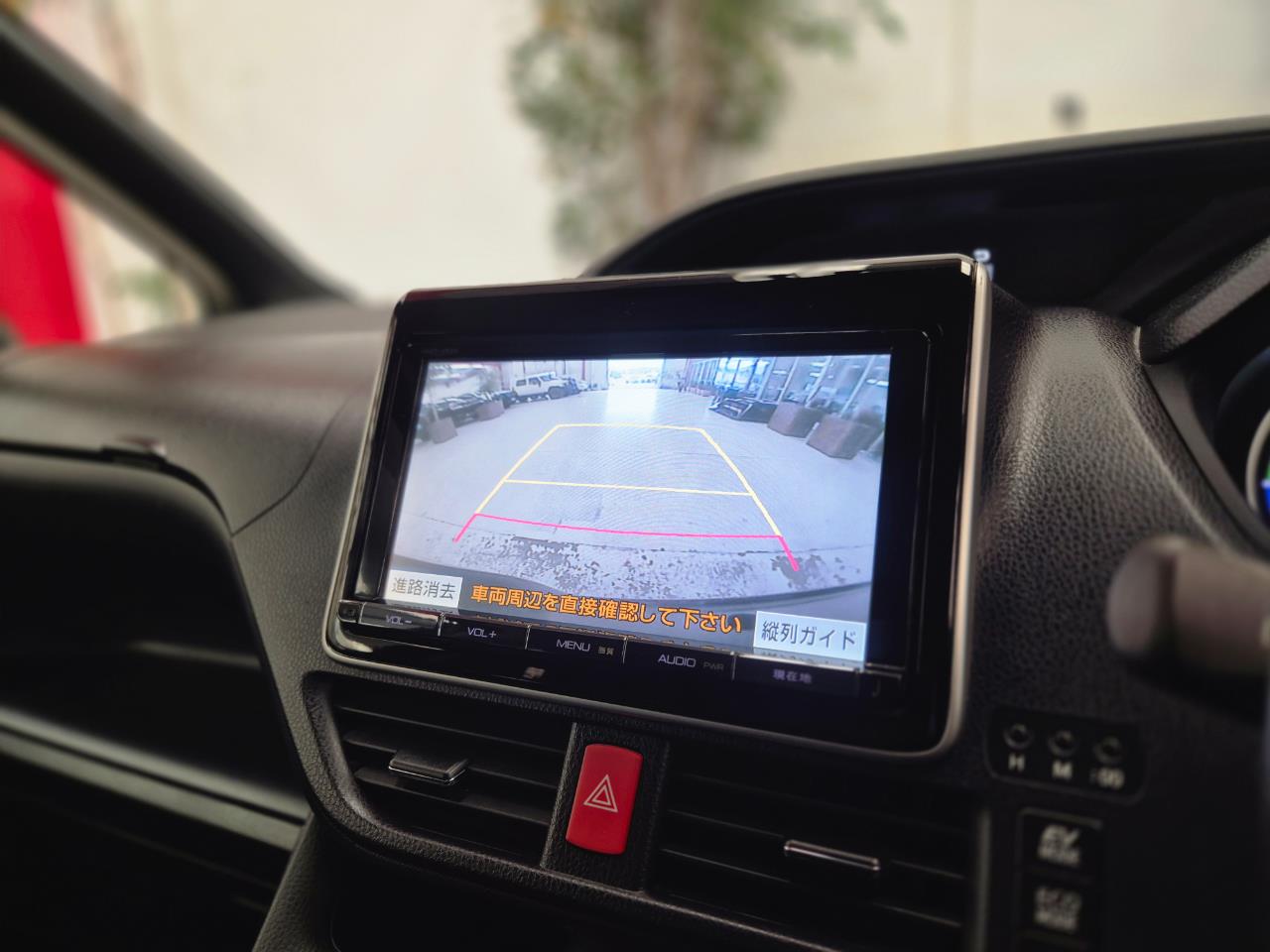 2014 Toyota Noah thumbnail