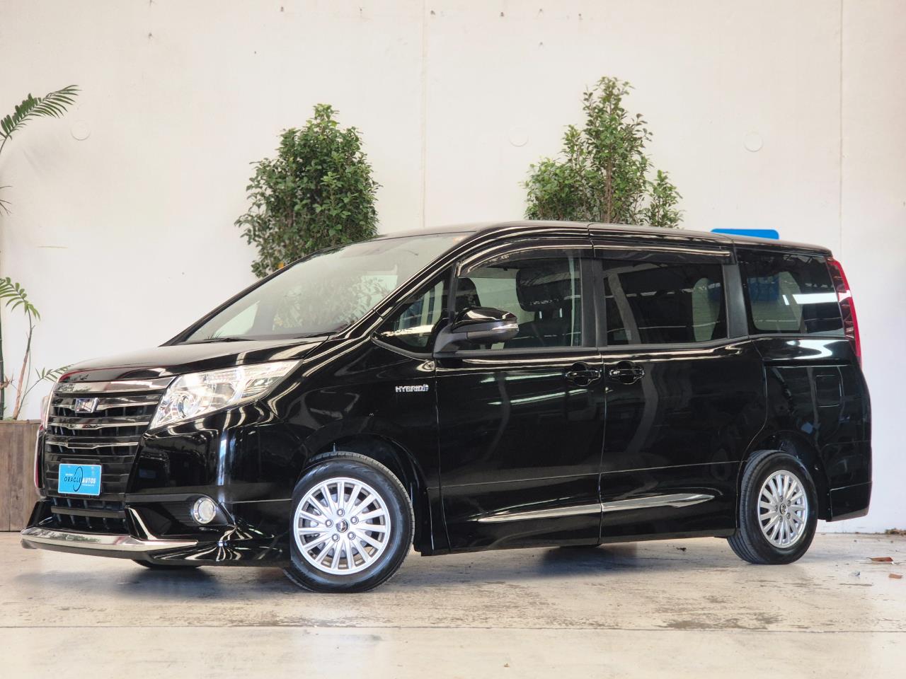 2014 Toyota Noah thumbnail