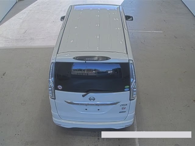 2015 Nissan Serena thumbnail