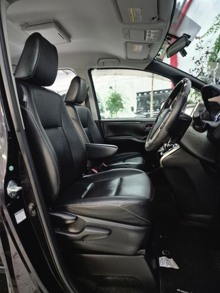 2015 Toyota ESQUIRE thumbnail