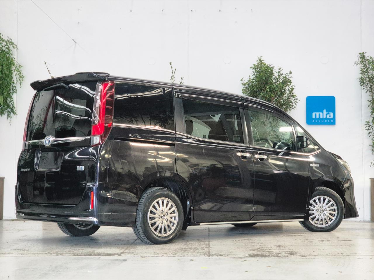 2015 Toyota ESQUIRE thumbnail